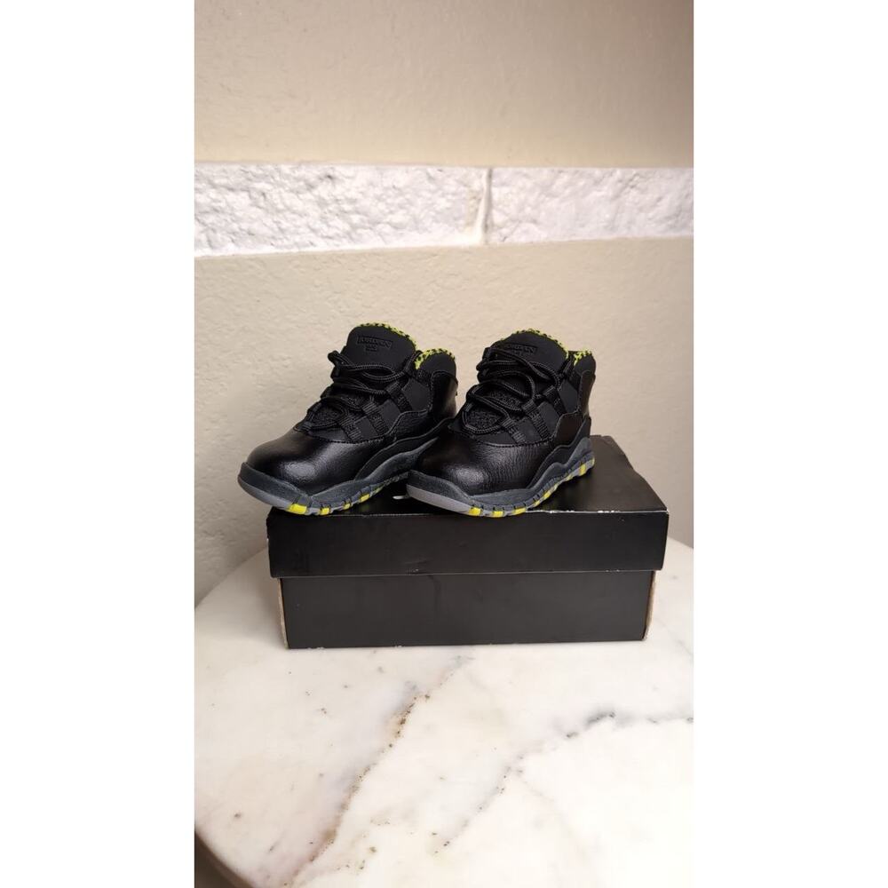 Nike Air 10 Retro (TD). Size: 8C.